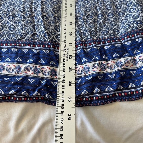 Old Navy Women's Aztec Print Short Sleeve Lace-Up-Yoke V-Neck Tunic Top Blue XL - Picture 11 of 13